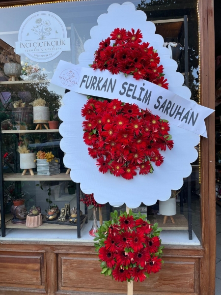 Canlı Celbere Kırmızı Çelenk