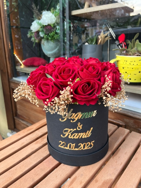 kutuda yapay gül