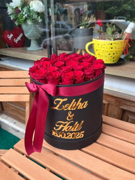Kırmızı Gül Kutusu
