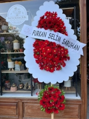Canlı Celbere Kırmızı Çelenk